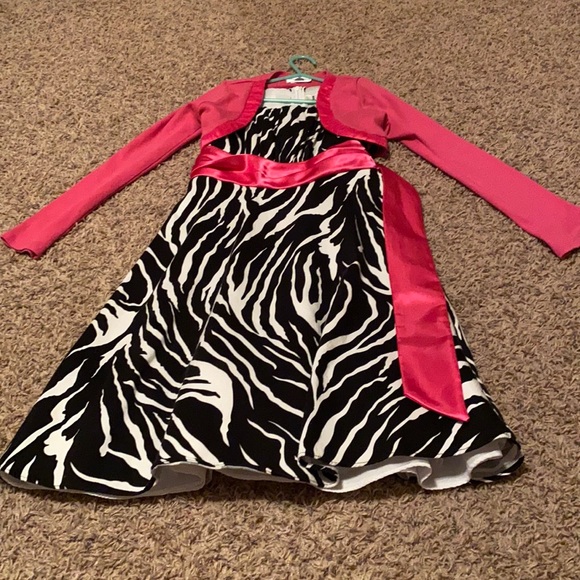 Girls dress - Picture 1 of 3